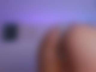 LilyRoselyn's Live Sex Cam Show