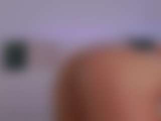Live cam show with LilyRoselyn - Flashing on Fling VIP Chat