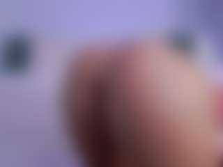 Live cam show with LilyRoselyn - Body Massage on Gym Cam Girls