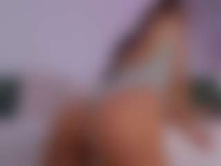 Live cam show with LilyRoselyn - Small Tits Brown Hair on studioflirtlive.com