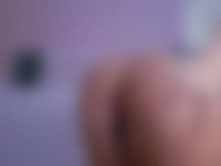 LilyRoselyn's Live Sex Cam Show