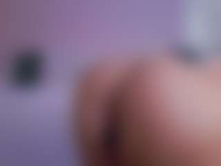 LilyRoselyn's Live Sex Cam Show