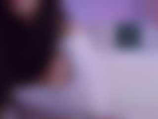Live cam show with LilyRoselyn - Brown Eyes Brown Hair on Camsoda
