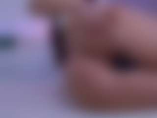 Live cam show with LilyRoselyn - Brown Hair Petite on Camsoda