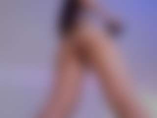 Live cam show with LilyRoselyn - Small Ass on sexylive.show