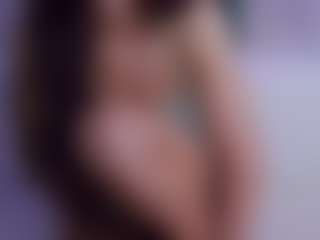 Live cam show with LilyRoselyn - Petite on Camsoda