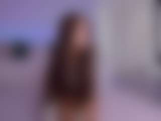 Live cam show with LilyRoselyn - Skinny on Camsoda