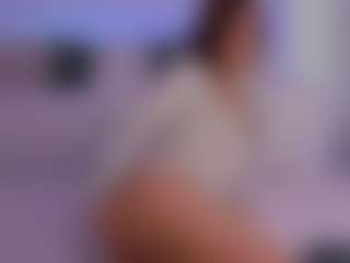 Live cam show with LilyRoselyn - Small Tits on Camsoda