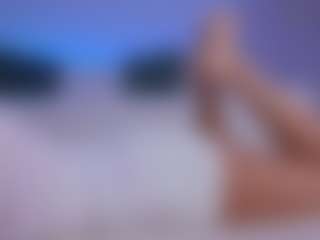Live cam show with LilyRoselyn - Camel Toe on AdultVida.com