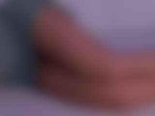 Live cam show with LilyRoselyn - Findomme on TeamSkeetLive