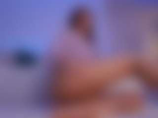 Live cam show with LilyRoselyn - Camel Toe on Hubzter Live