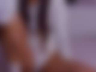 Live cam show with LilyRoselyn - Brown Hair on camgirlchat.live