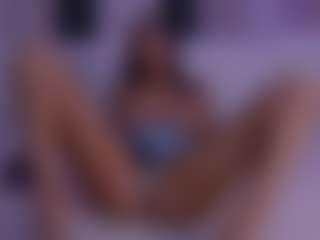 Live cam show with LilyRoselyn - Legs on Gym Cam Girls