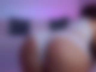 Live cam show with LilyRoselyn - Longlegs on Camsoda