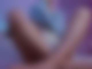 Live cam show with LilyRoselyn - Small Ass on fapnchat