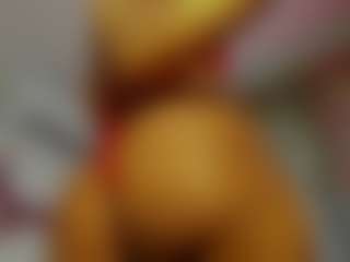 Live cam show with KhelanyIsyy - Big Cock on TeamSkeetLive