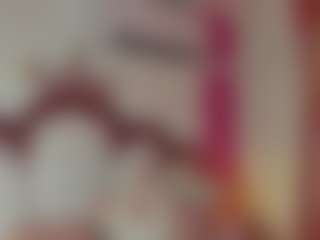 Live cam show with KhelanyIsyy - White on livesuperchat.net