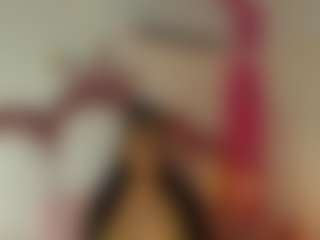 Live cam show with KhelanyIsyy - Orgasm on CamwithHer