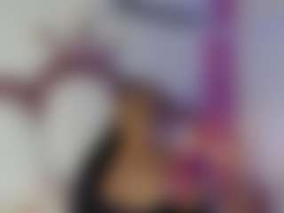 Live cam show with KhelanyIsyy - Tattoos on 1on1-livenow