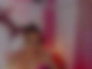 Live cam show with KhelanyIsyy - Tease on Camsoda