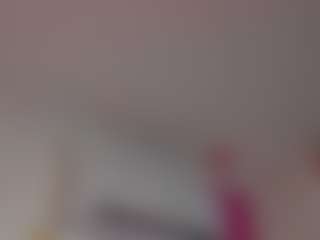 Live cam show with KhelanyIsyy - Latina on Camsoda