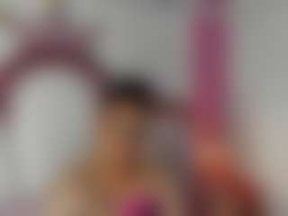 Live cam show with KhelanyIsyy - Latina on Camsoda