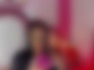 Live cam show with KhelanyIsyy - Tease on camtv