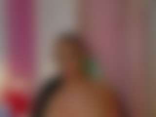 Live cam show with KhelanyIsyy - Average on TeamSkeetLive