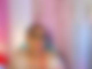 Live cam show with KhelanyIsyy - Nipple Piercings on Milfs Live