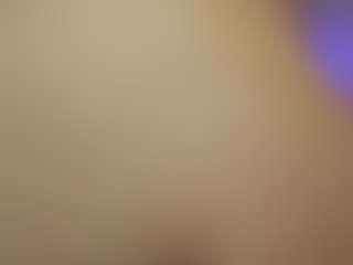 Live cam show with Innanaa - Big Tits on Gym Cam Girls