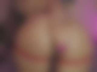 Innanaa's Live Sex Cam Show