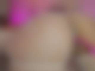 Live cam show with Innanaa - Public Toys on studioflirtlive.com
