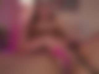 Live cam show with Innanaa - Fingering on Camsoda