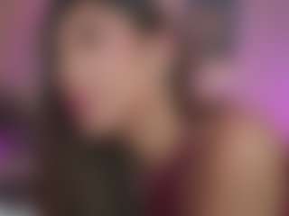 Innanaa's Live Sex Cam Show
