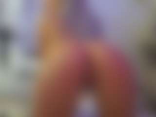 Live cam show with Russian-Ava - Blonde Hair on intimatelivegirls.com