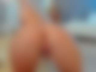 Russian-Ava's Live Sex Cam Show