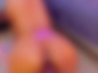 Live cam show with valenmoon1 - Squirt on Camsoda