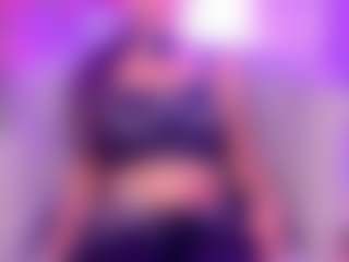 Live cam show with valenmoon1 - Ebony on AdultVida.com