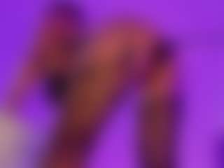 Live-Cam-Show mit valenmoon1 - Average auf Camsoda
