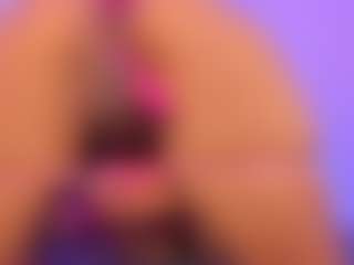 Show en direct avec valenmoon1 - Bikini sur Camsoda