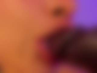 valenmoon1's Live Sex Cam Show