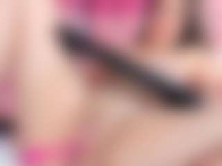 Live cam show with CamilaVenz - Curvy on xDating
