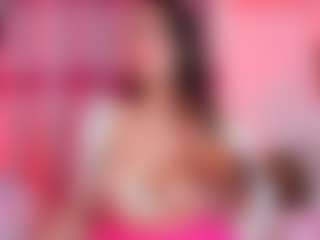 Live cam show with CamilaVenz - Fingers on Mixed Magazine Live