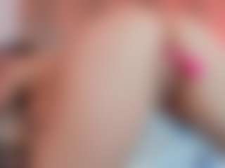 Live cam show with CamilaVenz - Tease Latina on TottyGirls