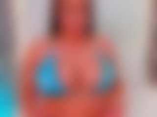 Live cam show with Mariana Cuellar - Spit on studioflirtlive.com
