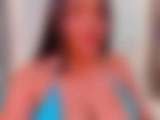 Live cam show with Mariana Cuellar - Middle Aged on hrnylive.com