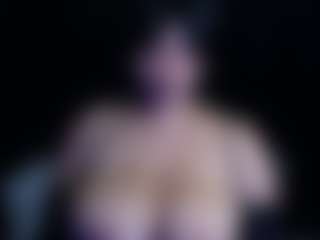 Live cam show with Gwen - Blonde Hair on Latina Girls