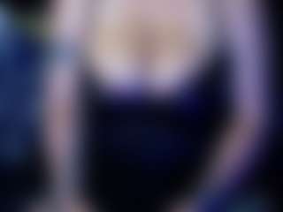 Live cam show with Gwen - Lesbian on Milfs Live