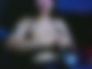Live cam show with Gwen - Red Hair on luckytryst.com
