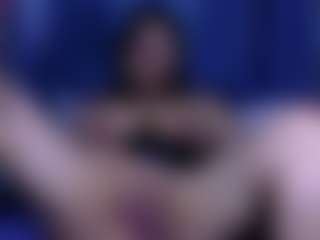 Live cam show with Gwen - Hairy Pussy Teen (18+) on Camsoda